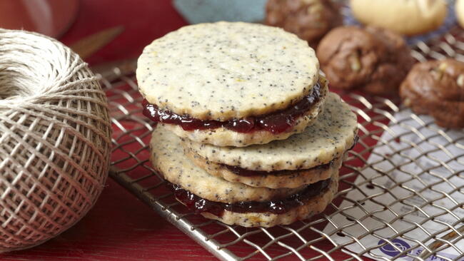lemon poppyseed sandwich cookies