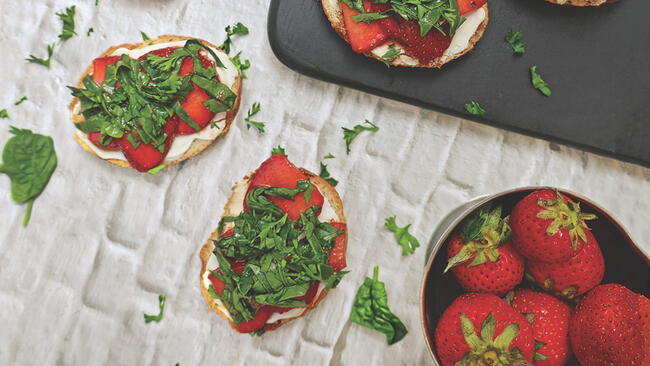 Spinach Strawberry Crostini