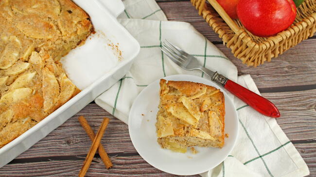 apple cake with poppy seeds