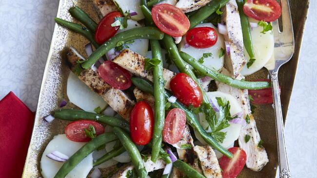 Potato Salad With Green Beans and Chicken
