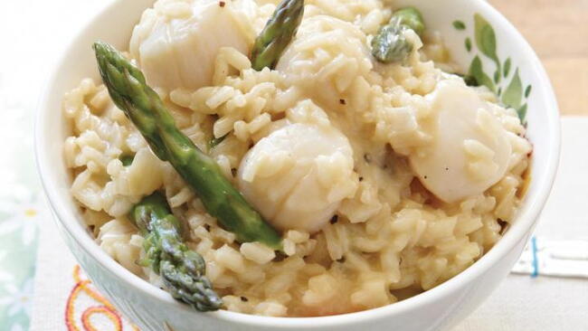 Spring Risotto With Scallops and Asparagus