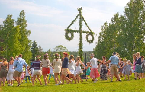 Midsummer Day 2026: Why (and How) is Midsummer Celebrated? | The Old ...