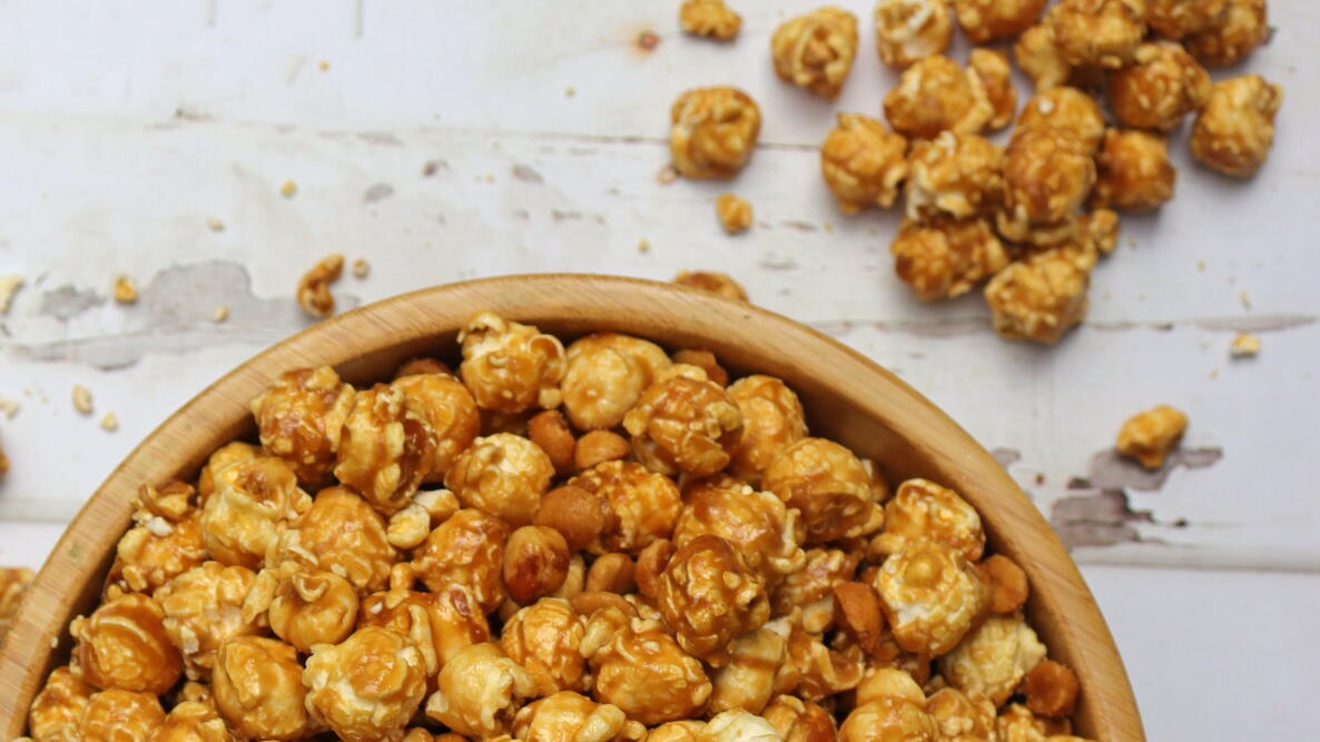 Mom's Christmas Caramel Corn