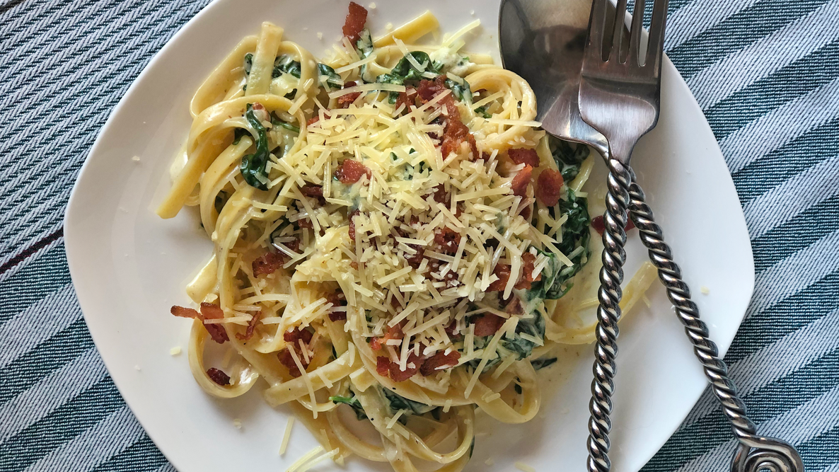 arugula bacon fettucine