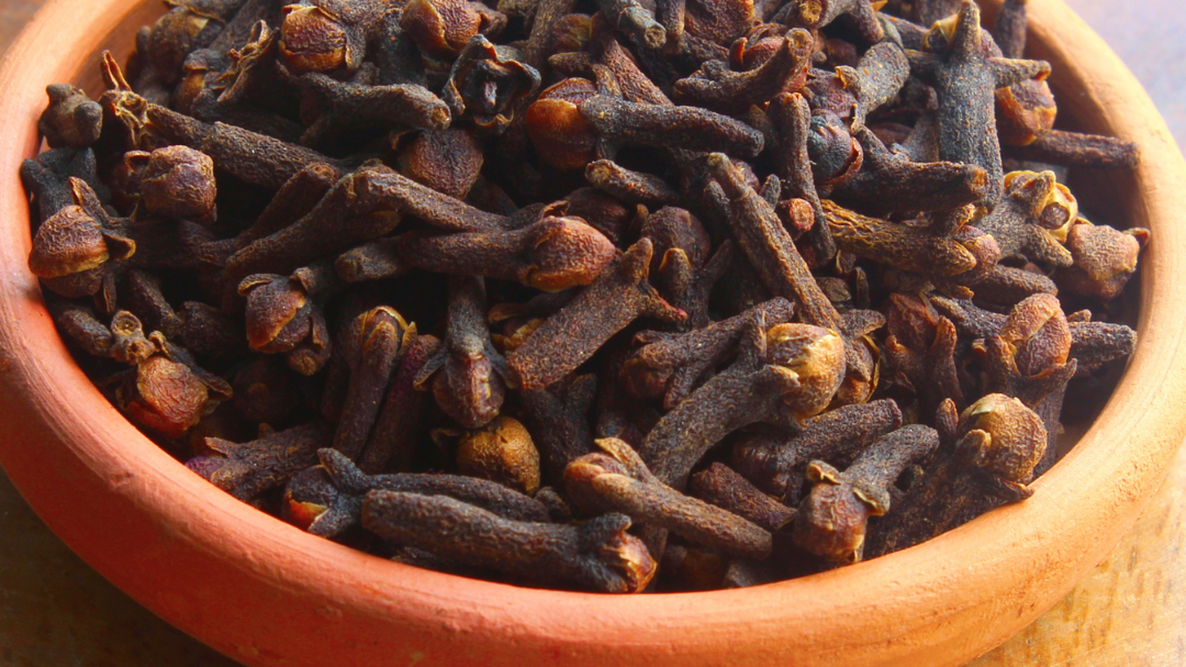 Dried cloves