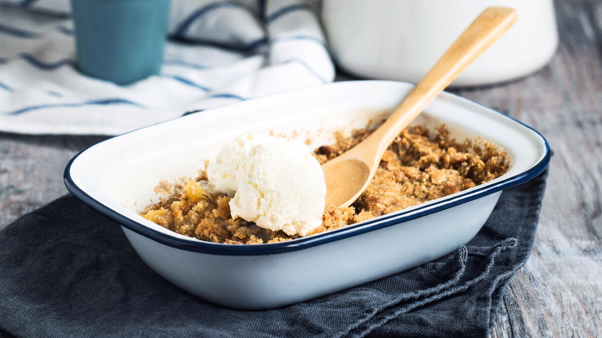 apple oatmeal crisp a la mode