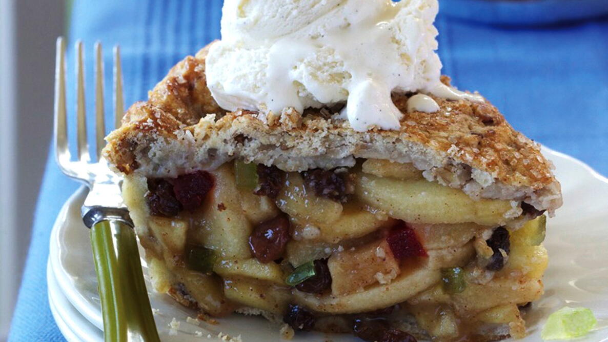 Apple Pie with Cider Pecan Crust