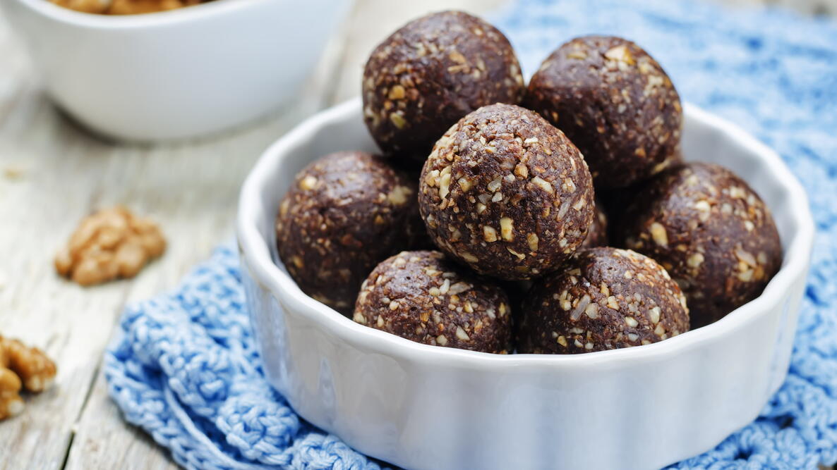 Brown Burrs: Date-Nut Balls
