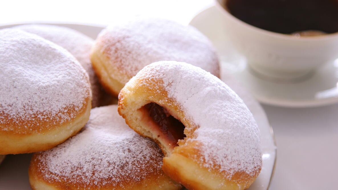 Sufganiyot (Jelly Doughnuts)