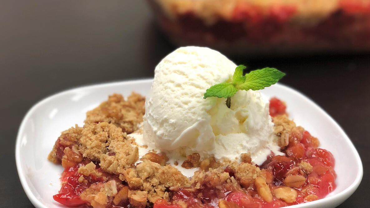 Rhubarb-Cherry Crunch