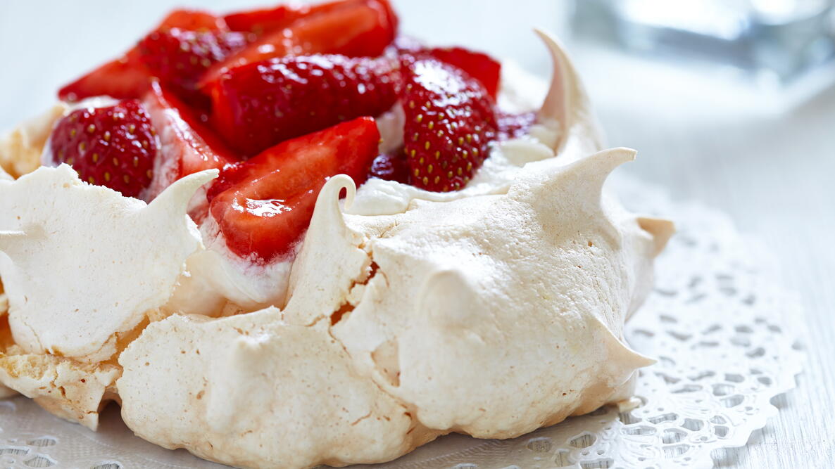 Strawberry Pavlova Cake