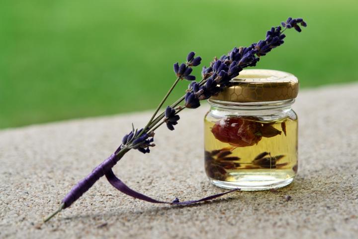 lavender-oil-anxiety-relief.jpg