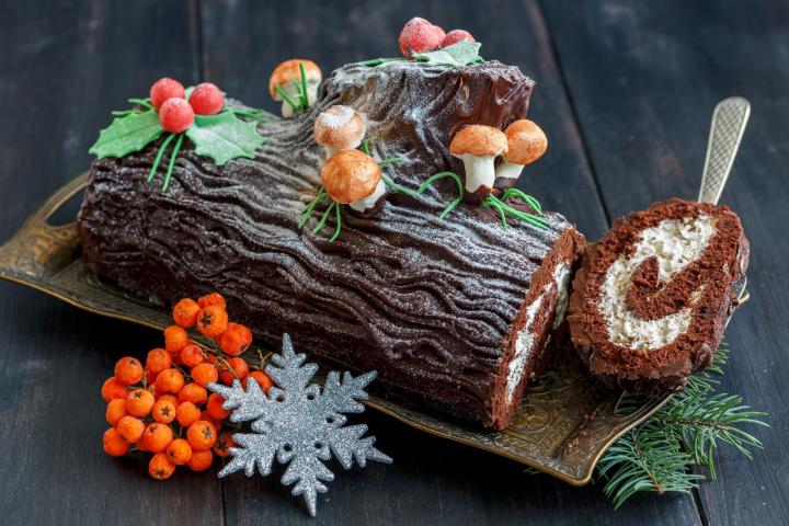 yule log chocolate cake