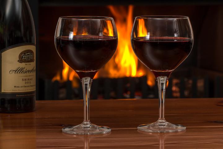 red-wine-2443699_1920_full_width.jpg